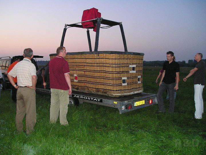 Ballonvlucht 24 mei 2007 (59).JPG